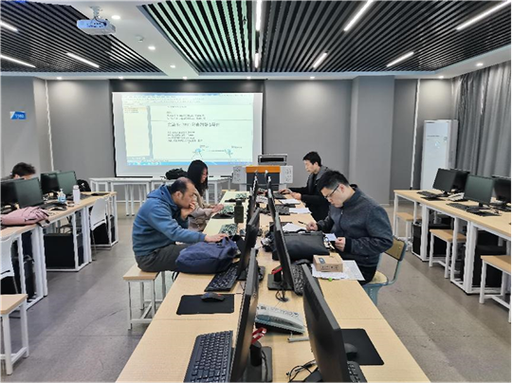 电子信息工程学院联合武汉电信举行教师专业培训 赋能机电智能化新时代